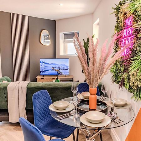 Super Central 2 Bedroom Flat I Next To Shopping Center & Brighton Beach Екстер'єр фото