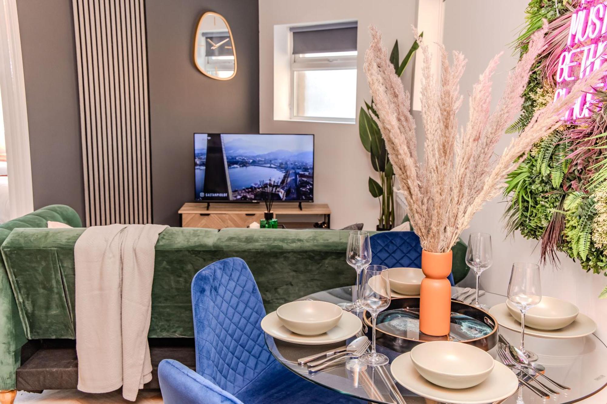 Super Central 2 Bedroom Flat I Next To Shopping Center & Brighton Beach Екстер'єр фото